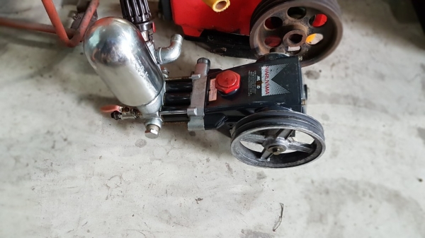 ปั้มฉีดยา maruyama ลูก ceramic ขนาด1.0นิ้ว ไม่ต้องอัดจาระบี สภาพสวย พร้อมใช้งาน