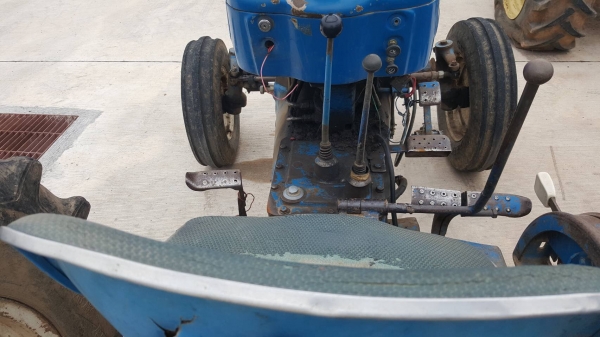 ขาย รถไถ FORD 6600 T3 สภาพตามรูปที่ลงประกาศ ไม่มีอุปกรณ์ เอกสารเล่มทะเบียนครบ ขาย รถไถ FORD 6600 T3 สภาพตามรูปที่ลงประกาศ ไม่มีอุปกรณ์ เอกสารเล่มทะเบียนครบ