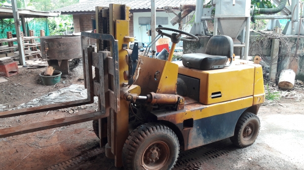 ขายโฟล์คลิฟท์ โตโยต้าเบนซิน ยกได้1.5ตัน เสาสูง2เมตร