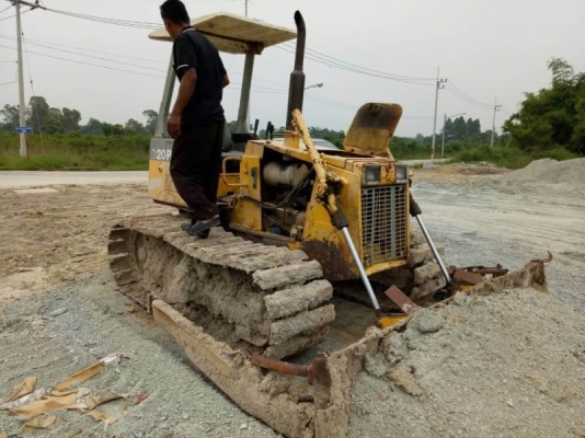 ขาย 145,000 บาท KOMATSU D20PL-7 เครื่องดี เกียร์ดี ตีนเป็ด โช่หนา สภาพพร้อมใช้  รถอยู่ จ.ชลบุรี โทร&amp;ไอดีไลน์ 0610710295