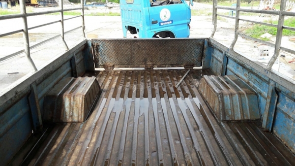 หัวเก๋ง ISUZU พร้อมกระบะมีหลังคา