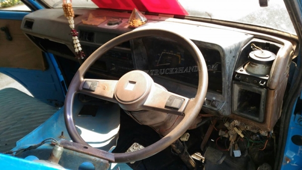 หัวเก๋ง ISUZU พร้อมกระบะมีหลังคา