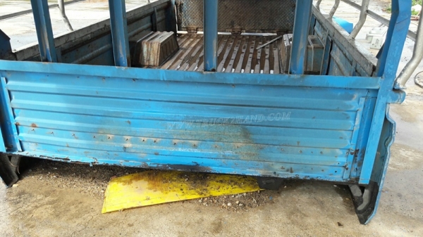 หัวเก๋ง ISUZU พร้อมกระบะมีหลังคา