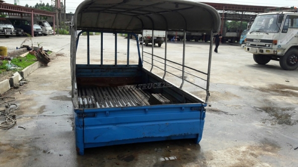 หัวเก๋ง ISUZU พร้อมกระบะมีหลังคา