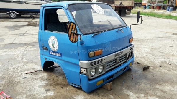 หัวเก๋ง ISUZU พร้อมกระบะมีหลังคา
