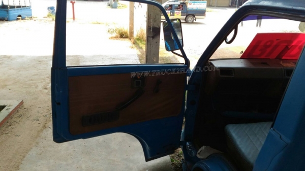 หัวเก๋ง ISUZU พร้อมกระบะมีหลังคา