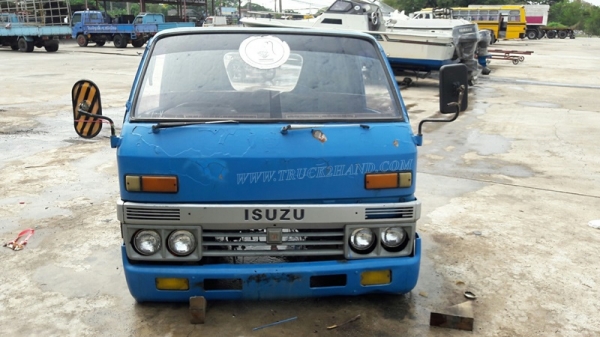หัวเก๋ง ISUZU พร้อมกระบะมีหลังคา