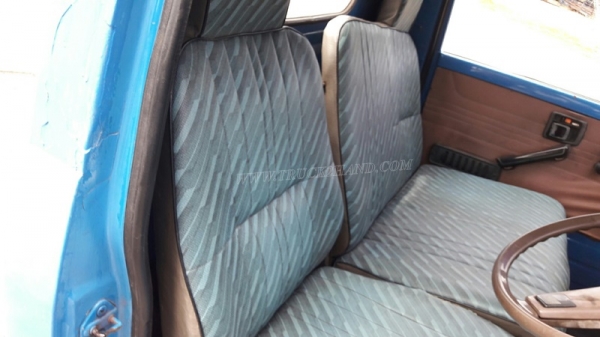 หัวเก๋ง ISUZU พร้อมกระบะมีหลังคา