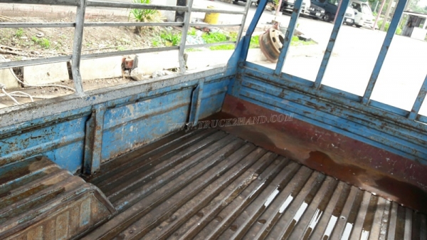 หัวเก๋ง ISUZU พร้อมกระบะมีหลังคา