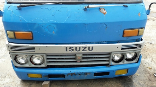หัวเก๋ง ISUZU พร้อมกระบะมีหลังคา