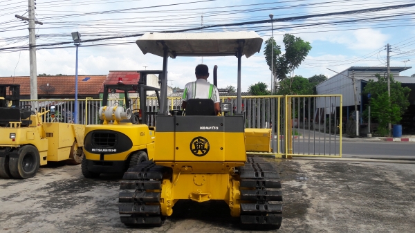 ขายรถเกรด D 21P-7 เก่านอกแท้สภาพเดิมไม่เคยใช้งานในไทยมีเอกสารอินวอยไฟฟ้าครบสภาพเต็มทุกอย่างพร้อมใช้งานร้านละอองดาวแทรคเตอร์นครชัยศรี