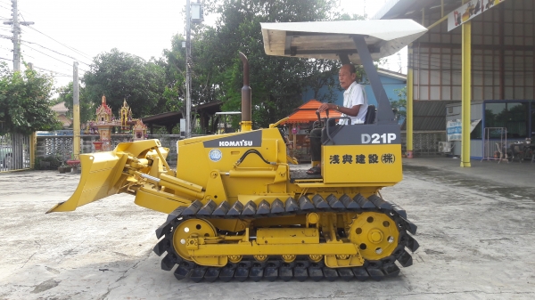 ขายรถเกรด D 21P-7 เก่านอกแท้สภาพเดิมไม่เคยใช้งานในไทยมีเอกสารอินวอยไฟฟ้าครบสภาพเต็มทุกอย่างพร้อมใช้งานร้านละอองดาวแทรคเตอร์นครชัยศรี