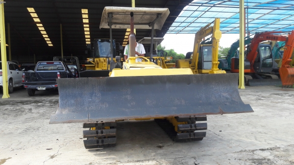 ขายรถเกรด D 21P-7 เก่านอกแท้สภาพเดิมไม่เคยใช้งานในไทยมีเอกสารอินวอยไฟฟ้าครบสภาพเต็มทุกอย่างพร้อมใช้งานร้านละอองดาวแทรคเตอร์นครชัยศรี