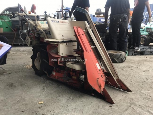 ราคา15,000 บาท รถเกี่ยวข้าวเดินตาม  KUBOTA รุ่น ZF32 รหัสสินค้า 50101003 ติดต่อ 081-8283376  www.nihonmono.com