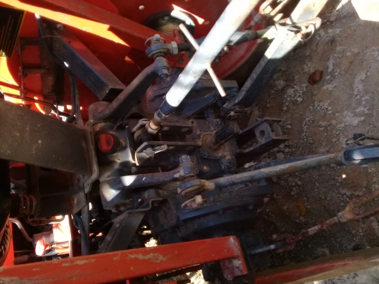 ขายรถไถ คูโบต้า 2808 มีโพงตักข้างหน้า รถบ้านใช้งานน้อย 233ชั่วโมง อุปกรณ์3ชิ้น มีเล่มทะเบียน ราคาต่อรองได้ สนใจติดต่อสอบถาม 0872976734