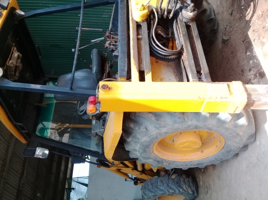 ตักหน้าขุดหลัง JCB3CX เพลาเดียว รถบ้านสภาพสวยพร้อมใช้งาน เครื่องดี ราคาต่อรองได้ สนใจติดต่อสอบถาม 08