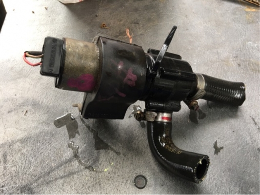 ปั้มน้ำไฟฟ้า Benz 12 V ท่อเข้า-ออก 6 หุน เก่าญี่ปุ่น