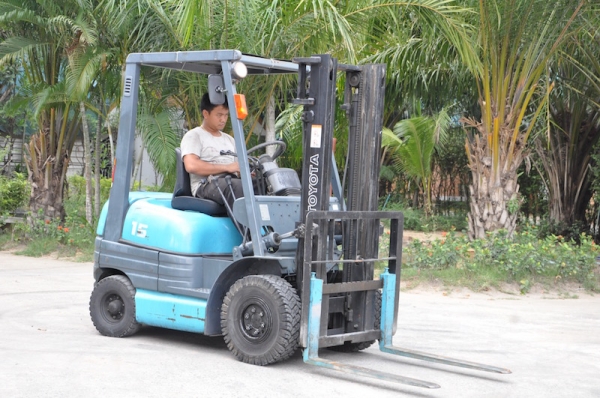 ขายFORKLIFT TOTOTA รุ่น6FG15(1.5ตัน) สวยเดิมจากญี่ปุ่น ยังไม่เคยใช้ในไทย 135,000เท่านั้น!!