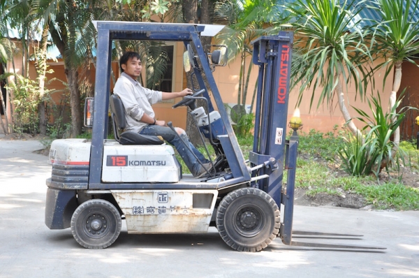 ขายFORKLIFT KOMATSU FG15-15(1.5ตัน) สวยเดิมจากญี่ปุ่น ยังไม่เคยใช้ในไทย 115,000เท่านั้น!!