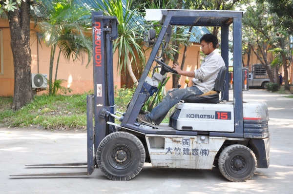 ขายFORKLIFT KOMATSU FG15-15(1.5ตัน) สวยเดิมจากญี่ปุ่น ยังไม่เคยใช้ในไทย 115,000เท่านั้น!!