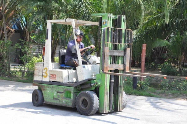 ขายFORKLIFT NISSAN FG20 สุดสวย(2ตัน) เสาฟรูฟรี้4.7เมตร สวยเดิมจากญี่ปุ่น ยังไม่เคยใช้ในไทย 145,000เท่านั้น!!