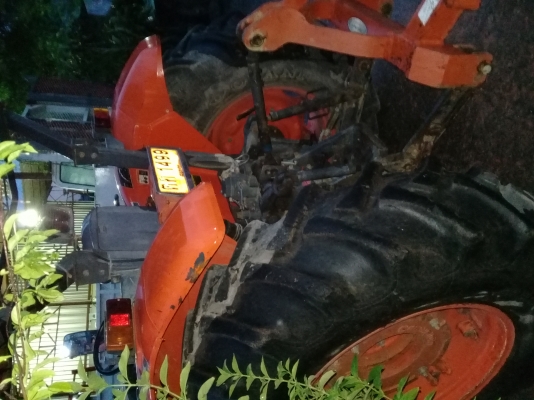 KUBOTA M7040 3181ชั่วโมง รถสวย พร้อมใช้งาน ยางหน้าใหม่ อุปกรณ์2ชิ้น เล่มพร้อม ราคาต่อรองได้ สอบถาม0872976734