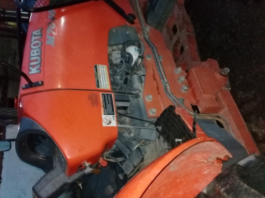 KUBOTA M7040 3181ชั่วโมง รถสวย พร้อมใช้งาน ยางหน้าใหม่ อุปกรณ์2ชิ้น เล่มพร้อม ราคาต่อรองได้ สอบถาม0872976734