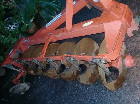 KUBOTA M7040 3181ชั่วโมง รถสวย พร้อมใช้งาน ยางหน้าใหม่ อุปกรณ์2ชิ้น เล่มพร้อม ราคาต่อรองได้ สอบถาม0872976734