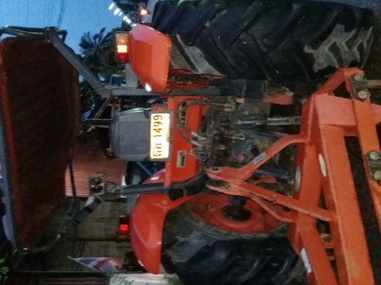 KUBOTA M7040 3181ชั่วโมง รถสวย พร้อมใช้งาน ยางหน้าใหม่ อุปกรณ์2ชิ้น เล่มพร้อม ราคาต่อรองได้ สอบถาม0872976734