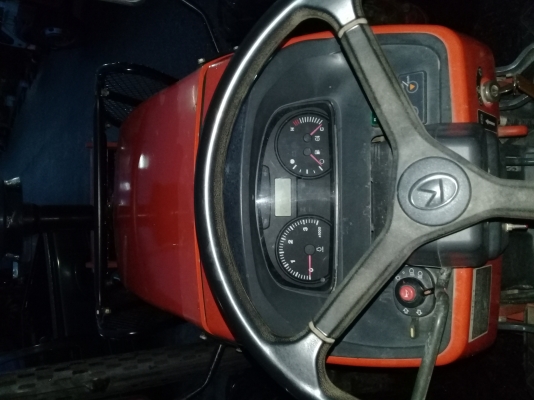 KUBOTA M7040 3181ชั่วโมง รถสวย พร้อมใช้งาน ยางหน้าใหม่ อุปกรณ์2ชิ้น เล่มพร้อม ราคาต่อรองได้ สอบถาม0872976734