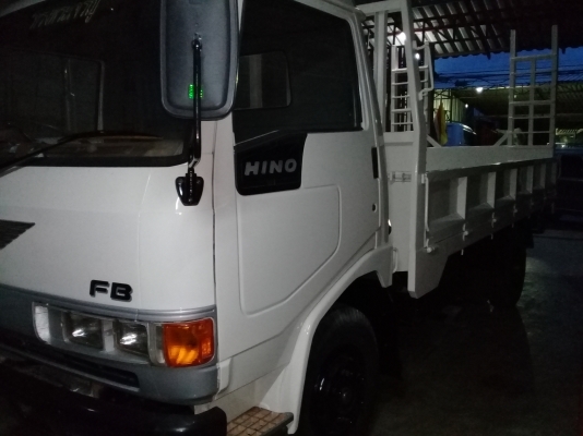 HINO FB เครื่องดี คัทซีสวย พร้อมใช้งาน สะพานไฮดรอลิก เกียรสั้น ยางเต็ม เล่มพร้อม ราคาต่อรองได้ สอบถาม 0872976734