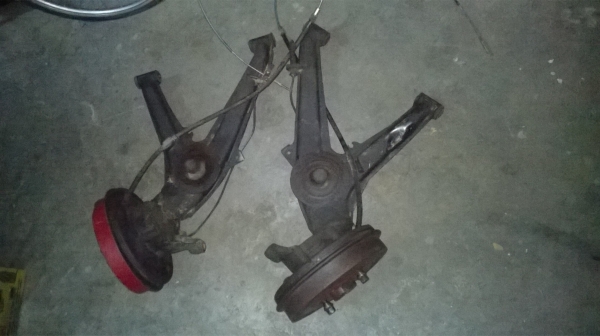 ขายชุดดรัมเบรคหลังเดิมbmw e30 1คู่ สภาพokราคา2000 โทร0924462525โส กทม