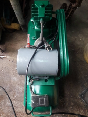 ขาย !! ปั้มลมฟูเชง1สูบ.มอเตอร์.โตชิบ้า1/3แรง.พร้อมใช้งาน