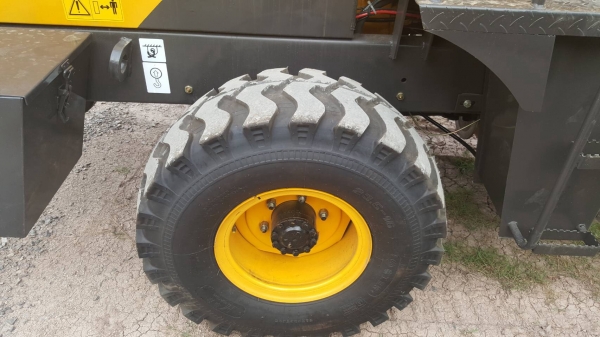 ขาย รถตัก LINGONG T926L รถใหม่แกะกล่อง เครื่อง 4 สูบ เอวอ่อน เกียร์ทอค เอกสารใบอินวอยซ์ ขาย รถตัก LINGONG T926L รถใหม่แกะกล่อง เครื่อง 4 สูบ เอวอ่อน เกียร์ทอค เอกสารใบอินวอยซ์