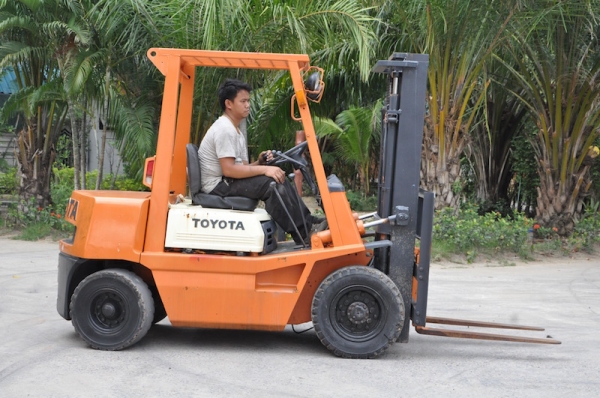 ขายFORKLIFT TOTOTA รุ่น4FG25(2.5ตัน) สวยเดิมจากญี่ปุ่น ยังไม่เคยใช้ในไทย 135,000เท่านั้น!!