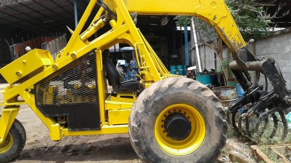 รถคีบสามล้อ