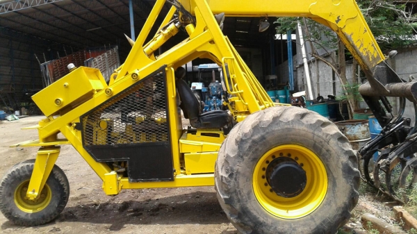 รถคีบสามล้อ