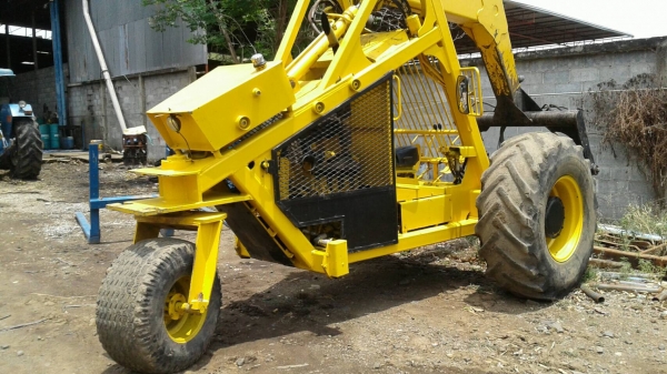 รถคีบสามล้อ