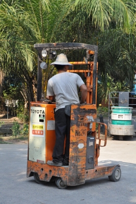 ขายFORKLIFT TOTOTA ไฟฟ้ารุ่นFBR10(1ตัน) สวยเดิมจากญี่ปุ่น ยังไม่เคยใช้ในไทย 58,000เท่านั้น!!