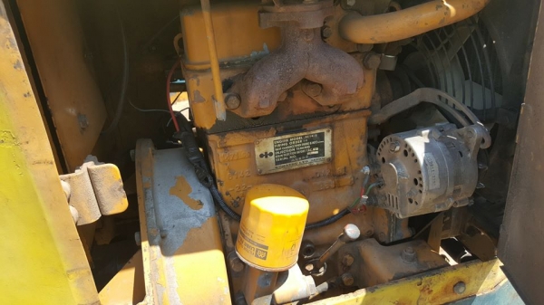 ขายรถขุดแบ็คโค komatsu PC10 เครื่องสองสูบ สภาพพร้อมใช้งาน