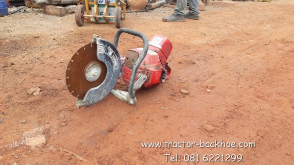 ตัวใหญ่กว่าเดิมครับ เครื่องม้วนฟาง ม้วนหญ้า ม้วนใบอ้อย ติดรถไถนา แทรคเตอร์