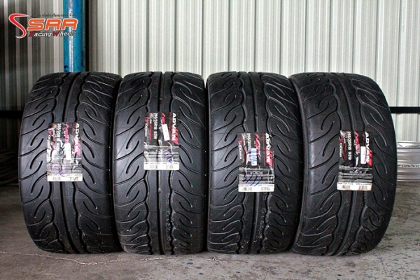 YOKOHAMA AD08R 265/35R18 เส้นละ 12,500 บาท