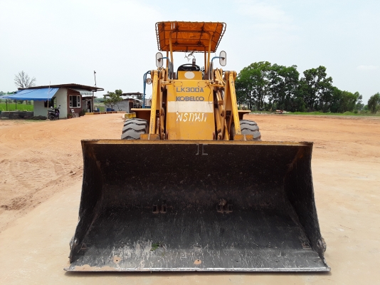 ขายด่วน รถตัก KOBELCO LK300A เอวอ่อน