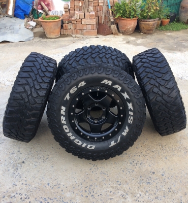 ล้อพร้อมยาง Mud 265/75/16 สวยๆ