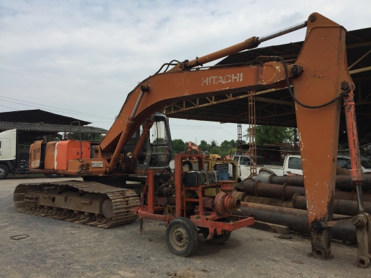 ขายรถแบคโค HITACHI EX200-2 เครื่อง ปั้ม แรง เอวมีขยับนิดหน่อย ใบขนาด 80 โซ้สะภาพ 80\% มูมฮาร์มสวย เอกสารเล่มทะเบียน ราคา425000 สนใจมาดูรถได้ที่ 081-3531946 ลาย ID 081-3531946 ต่อ.บางนา รถอยู่ กทม