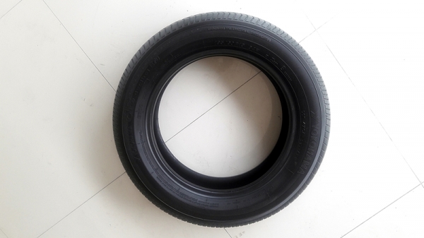 ยาง185/60/15 ปี13  YOKOHAMA dB DEELBEI E70  4 เส้น