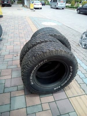 265/70R16  BF Goodrich All-Terrain T/A tel.063-286-3551 ,081-427-3941