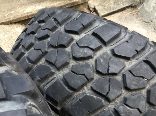 ล้อหยดน้ำ ลายMax1 ขอบ16x9 ยางBF Mud KM2 285/75/16