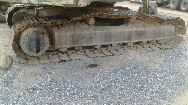 ขายตามสภาพ แบคโฮ KOMATSU PC200-5 คอนโทรลยาว ไฟฟ้าครบ เครื่องพังเสื้อทะลุ เอกสารใบอินวอยซ์ ราคาต่อรองได้ครับ