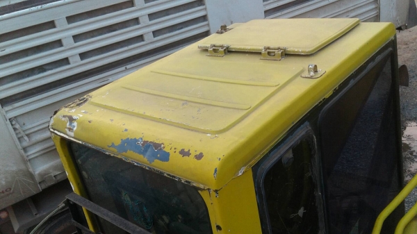 ขายตามสภาพ แบคโฮ KOMATSU PC200-5 คอนโทรลยาว ไฟฟ้าครบ เครื่องพังเสื้อทะลุ เอกสารใบอินวอยซ์ ราคาต่อรองได้ครับ
